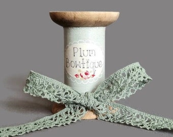 Soft Sage Green &quot;Cartwheel&quot; Fine Lace Trim, 12mm (1/2in) wide *Sold Per Metre*