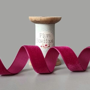 Bordeaux Swiss Velvet Ribbon, 16mm (5/8in) breed *Verkocht per meter*