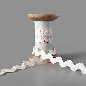 Ivory Ric Rac Trim, Large 12mm (1/2in) wide *Sold Per Metre*