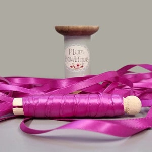 Nastro di raso rosa fucsia da 3 metri su piolo stile "Dolly" in legno naturale, largo 7 mm (1/4 poll.) *Venduto per piolo da 3 metri*