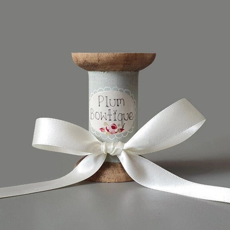 Ribbon Brooch in White main image 1