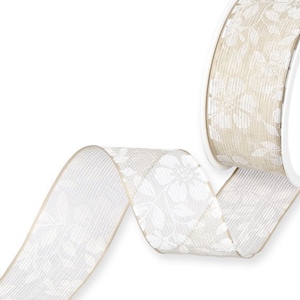 Estampado de flores blancas sobre cinta texturizada semitransparente de color beige natural, borde con alambre, 40 mm (1 9/16 in) de ancho *Se vende por metro*