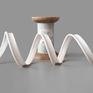 Ivory Polycotton Piping, Skinny (3mm) *Sold Per Metre*