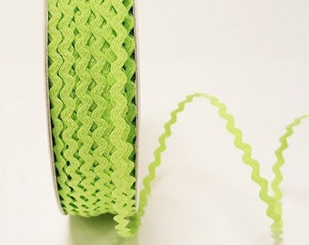 Spring Green Ric Rac Trim, Mini 5mm (3/16in) wide *Sold Per Metre*