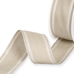 Witte gestikte strepen op natuurlijk linnen lint, 40 mm breed *verkocht per meter*