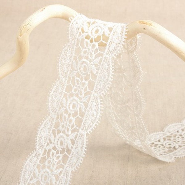 Light Ivory "Evelyn" Rose Double-edged Band Guipure Lace Trim, 40mm (1 9/16in) wide *Sold Per Metre*