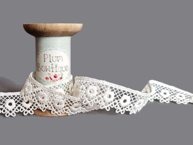 Ivory "Danielle" Fine Floral Guipure Lace Trim, 20mm (3/4in) wide *Sold Per Metre*