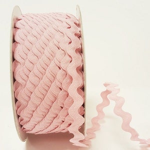 Baguette décorative rose clair Ric Rac, grande, 12 mm (1/2 po.) de large *Vendu au mètre*