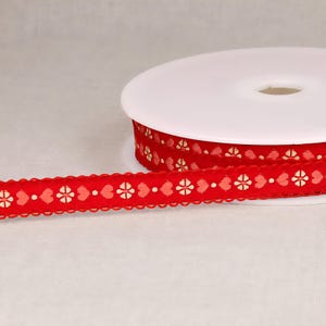 Red Jacquard Ribbon with Coral Hearts and Cream Flowers with Scalloped Edge, 15mm (9/16in) wide *Per 1 Metre/39 inch*