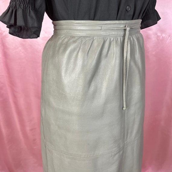 Vintage 1980s Grey leather wiggle pencil midi ski… - image 3