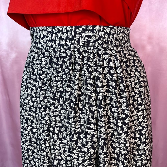 Vintage 1990s Navy and White ditsy print viscose … - image 3