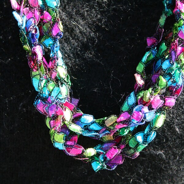 Ladder Ribbon Crochet Necklace multicolor