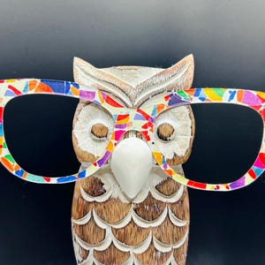 Abstract Magnetic eyeglass topper