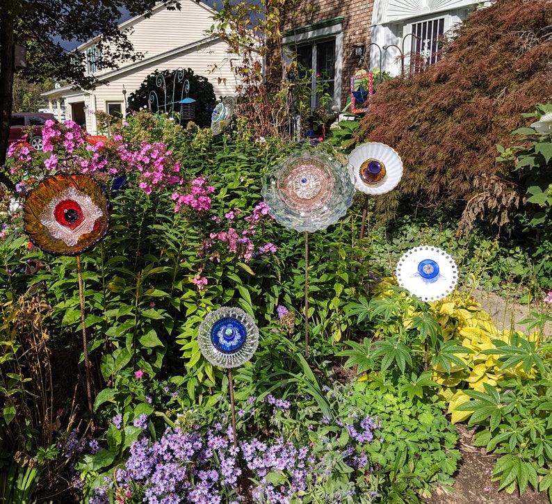 yard art upcycled glass garden flower stake head with 2-way display garden decor Glass flowers sun catcher facing straight or tilted