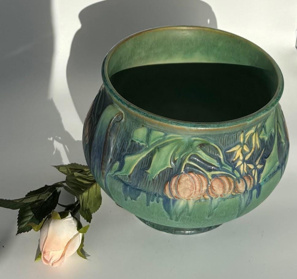 1932 Roseville Pottery Baneda Green  Double-Handled Jardiniere. Approximately 8.25" across