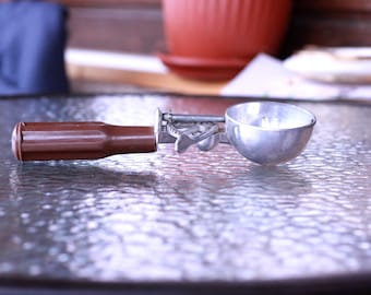 Vintage metalen ijsschep: plastic handvat, 8-inch keukendecor