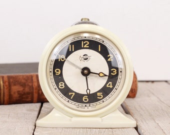 Vintage mechanische wekker, Jerevan, Opwindbaar, Werkend