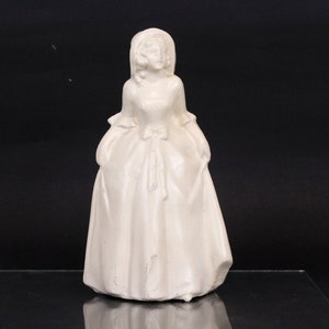 Vintage keramieken figuur dame, wit vrouwenbeeldje, Victoriaanse vrouw