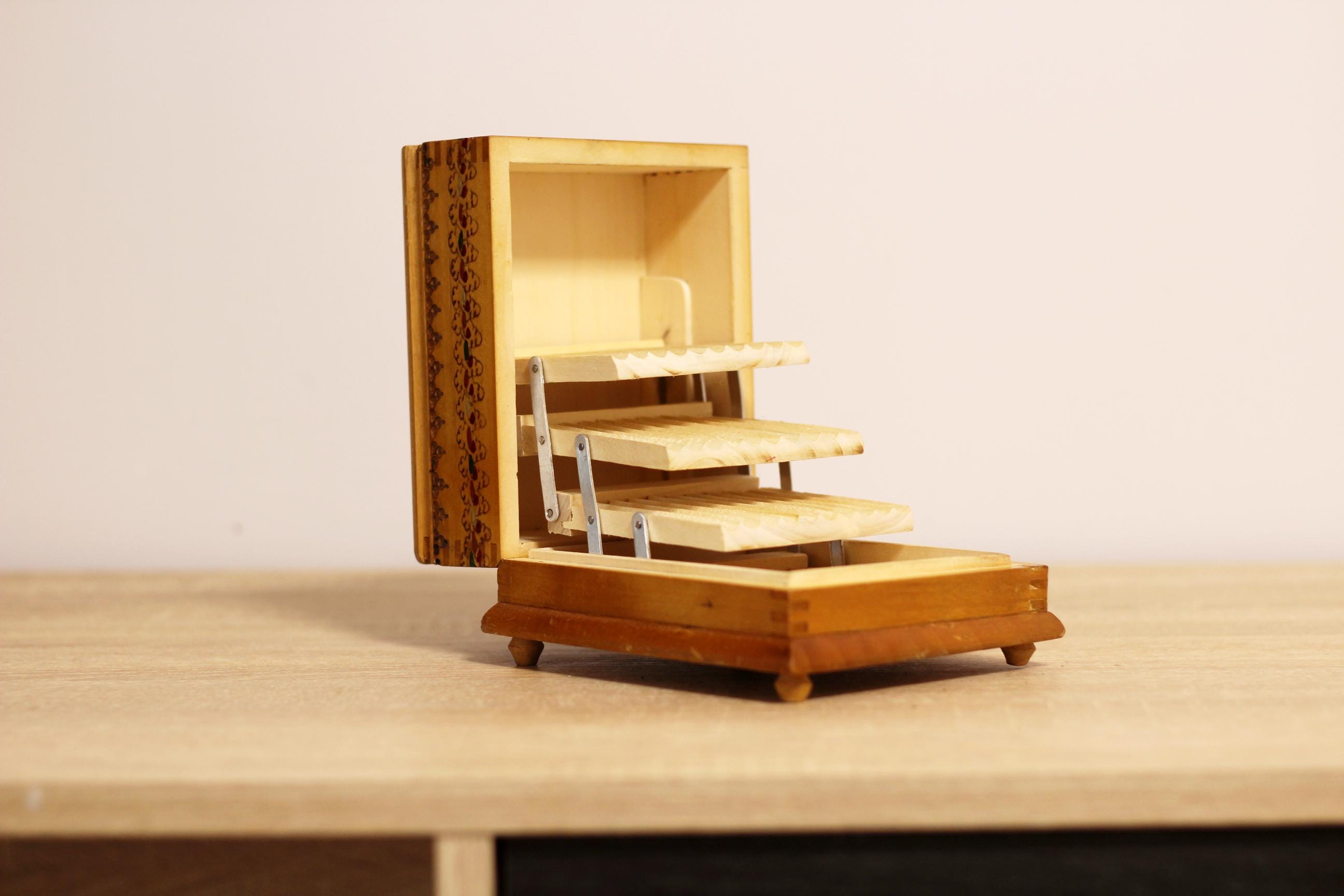 vintage wooden cigarette holder Vintage Wooden Cigarette Box With Lid, Case, Dispenser, Retro Cigarette  Holder