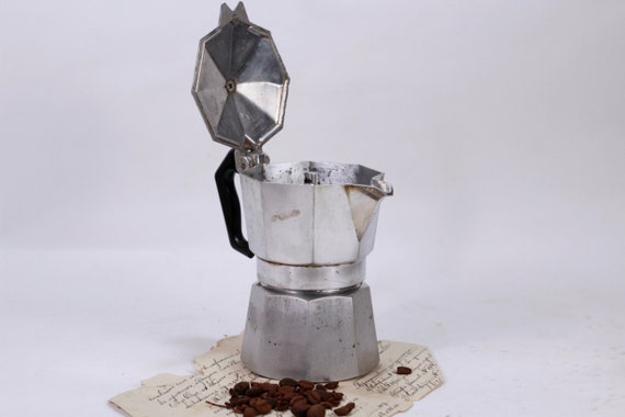 Cocina italiana espresso cafetera eléctrica Fotografía de stock
