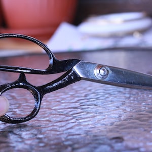 Vintage Serrated Scissors: 1970s Paper Cutting Tool, 9.8&quot;
