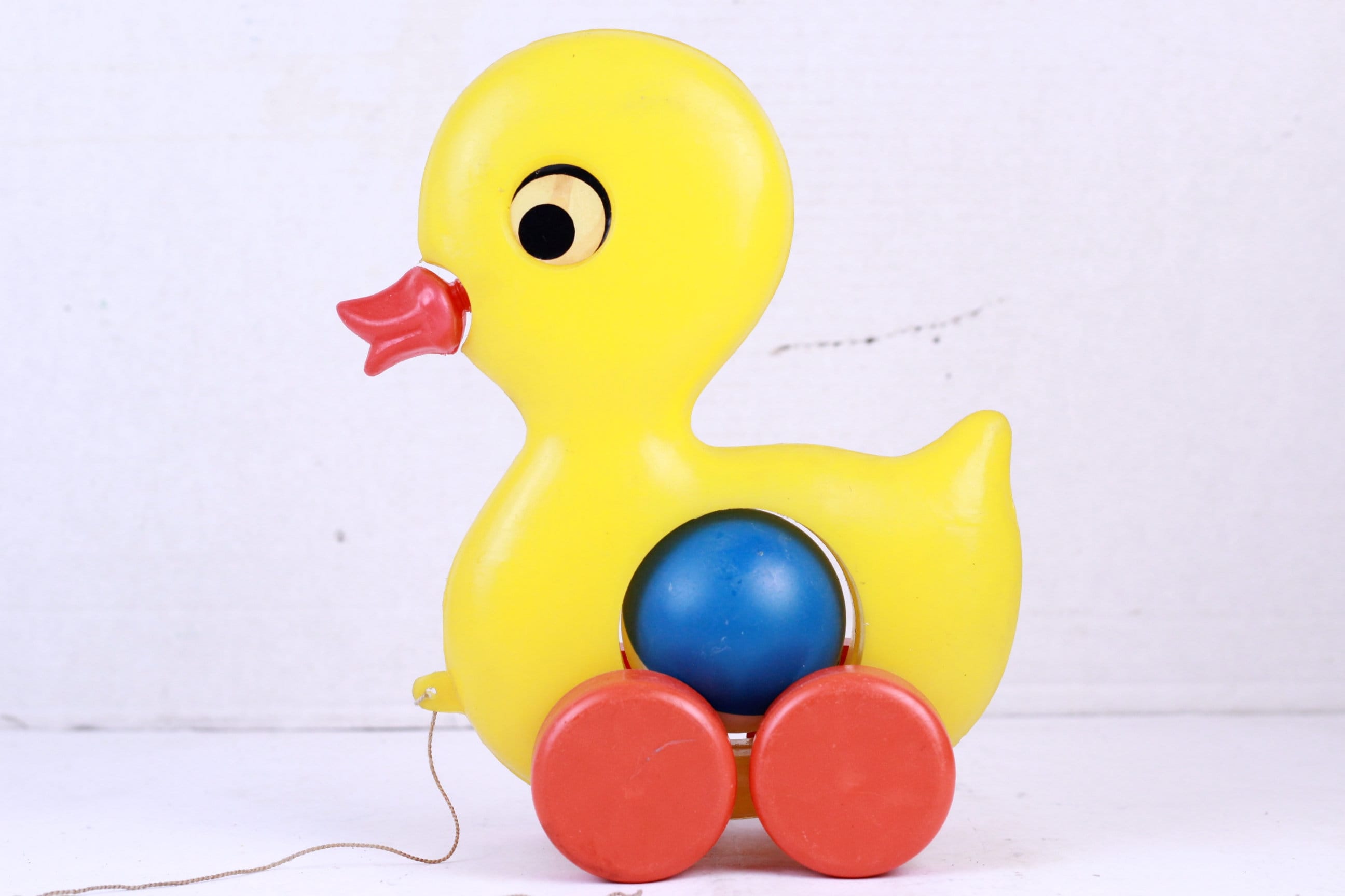 ヴィンテージプラスチック製アヒルのおもちゃ（車輪付き