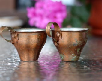 Vintage Copper Coffee Cups: Rustic Farmhouse Kitchen Decor