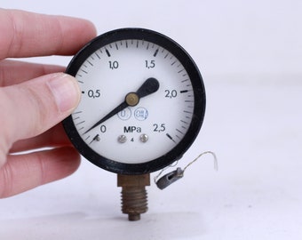 Manometro bulgaro d'epoca: manometro per la pressione dell'aria, arredamento steampunk