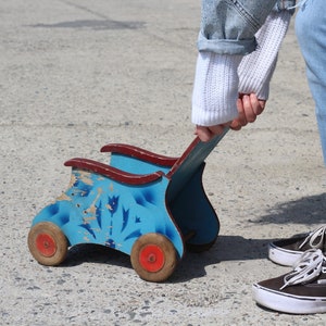 Vintage kinderwagen, houten poppenwagen, kinderwagen, houten kinderwagen, houten poppenbabywagen, blauwe houten babypopwandelwagen, antieke kinderwagen