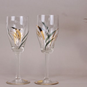 Vintage Wine Glasses with Gold Thread - Set of 2