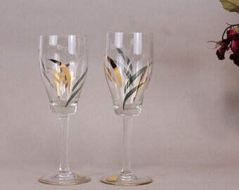 Vintage Wine Glasses, Set of 2, Wine Glasses with Gold Thread for Couple