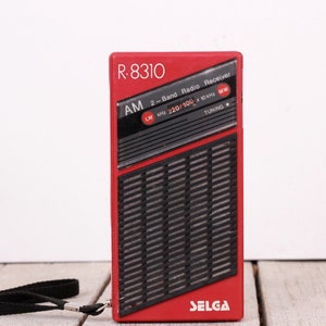 Vintage Selga R-8310 Portable Transistor Radio