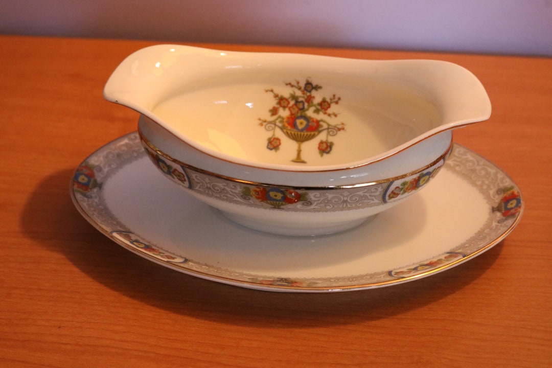 Vintage Limoges France La Cloche Porcelain Gravy Boat White Floral 9