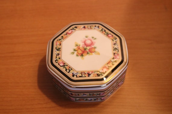 Octagonal Box & Lid Clio by WEDGWOOD - image 3