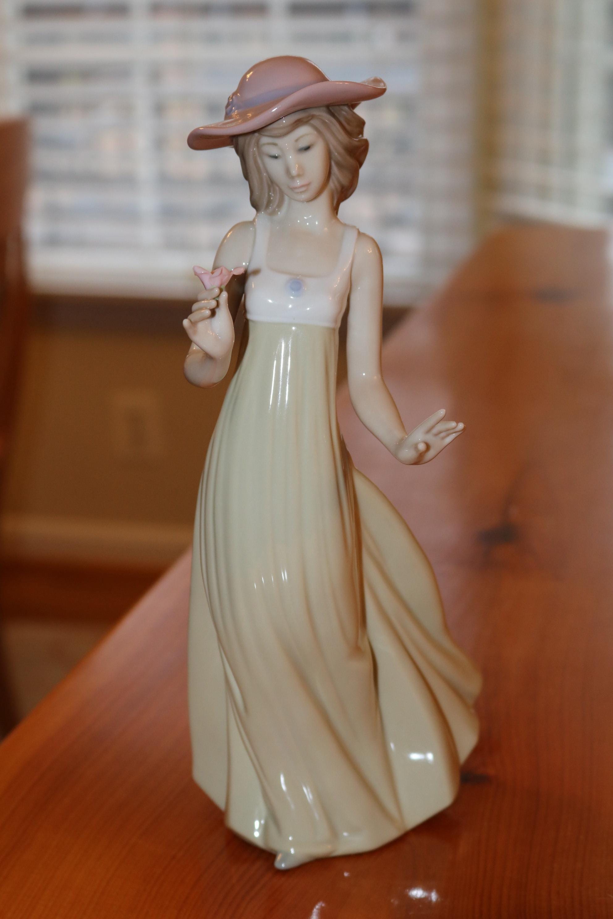 Nao Elegant Pose - Special Edition | The Chinashop