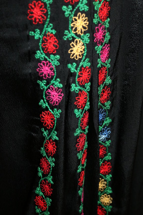 Hand Made and Hand Stitched Palestinian Dress - image 5