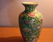 Vintage Hand Painted Gold Imari Stunning Large Vase