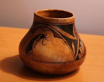 Vintage 4" Rare Santo Domingo Pueblo New Mexico Hand Made and Hand Painted Pot from the 1960s'