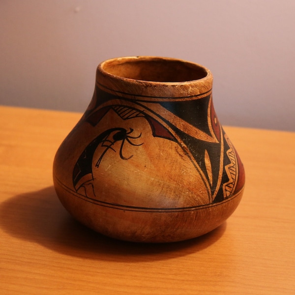 Vintage 4" Rare Santo Domingo Pueblo New Mexico Hand Made and Hand Painted Pot from the 1960s'