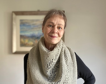 Hand Knitted Lace Shawl: Triangle Pure Wool Stole