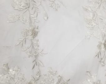 Elegant White Lace Embroidered Sequined Appliques Lace Fabric for Dress, Wedding Gowns, Bridal Supplies
