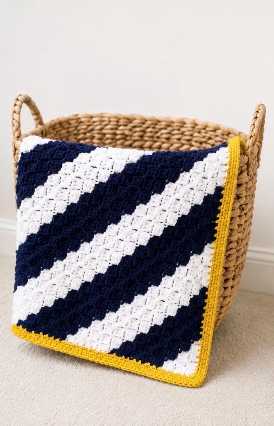 Crochet Pattern for C2C Crochet Blanket with Moss Stitch