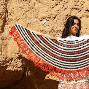 Calendula Shawl Crochet Pattern by Cecilia Losada, crescent shawl, crochet shawl, half moon shape shawl, how to crochet a shawl, lace edge