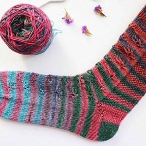 Cornflower Knitting Socks Pattern, knitting two socks at the same time, short rows socks, bottom up socks, all sizes, video tutorial image 3