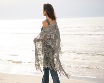 Viditay Crochet Shawl Pattern by Cecilia Losada, boho style, triangular shawl, boho chic, bohochic, crochet boho