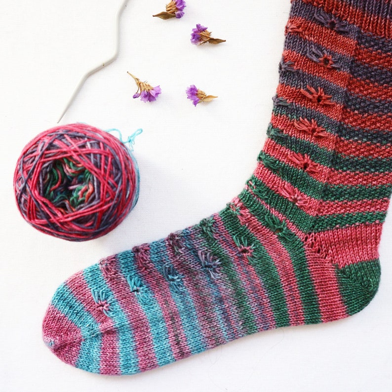 Cornflower Knitting Socks Pattern, knitting two socks at the same time, short rows socks, bottom up socks, all sizes, video tutorial image 10