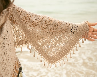 Mañanita Crochet Shawl Pattern by Cecilia Losada, boho style, triangular shawl, boho chic, bohochic, crochet boho
