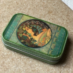 Ivy & Laurel Mucha altered tin