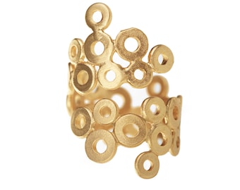 Fashion Modern Swirl Looped Band Fashion Ring, plated in 24 karat or Rhodium, Adjustable between size size 6 to 9 for Women,