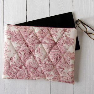 Clutch Toile de Jouy rot Toile Tasche 29x22 cm für iPad Hülle rot beige von Hand gesteppt Tablet Zubehör Schutzhülle